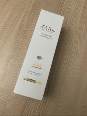 Alba Vita Toning Serum Toner - White with Gold Accent